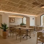 Hotel More
